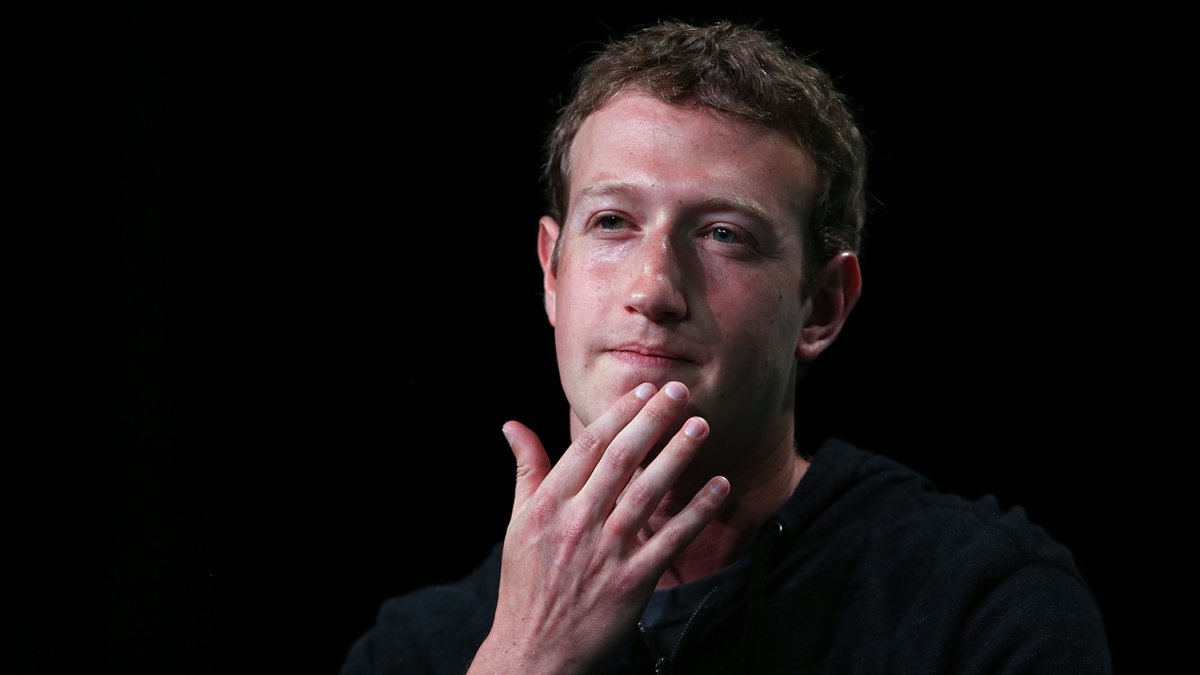 jeet25_m's tweet image. So, Facebook just rebranded itself as "Meta" to become a Metaverse company....

But wait. 

What the heck is the Metaverse? 🧵