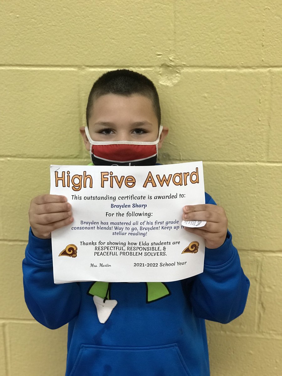 MrsMartinSmiles's tweet photo. #HighFiveAwards #CelebrateStudents 🖐🏼🖐🏼🖐🏼🥳🥳🥳 https://t.co/z8XMwQgBI8
