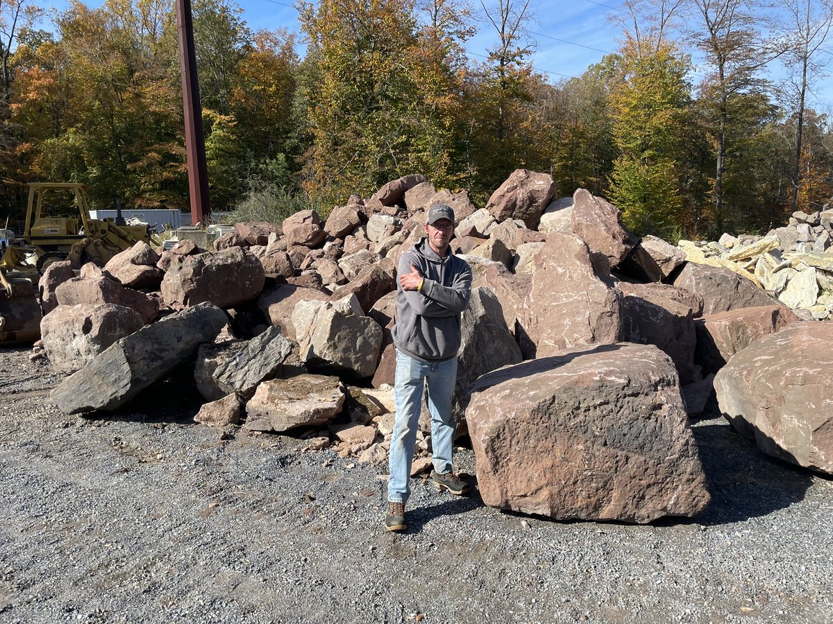 alangfitz's tweet image. And what are Cody and I getting up to for @ledgerockgc ? #winterproject #greenkeeping #reesjonesgolf #golfcoursearchitecture #nowthatsabigrock