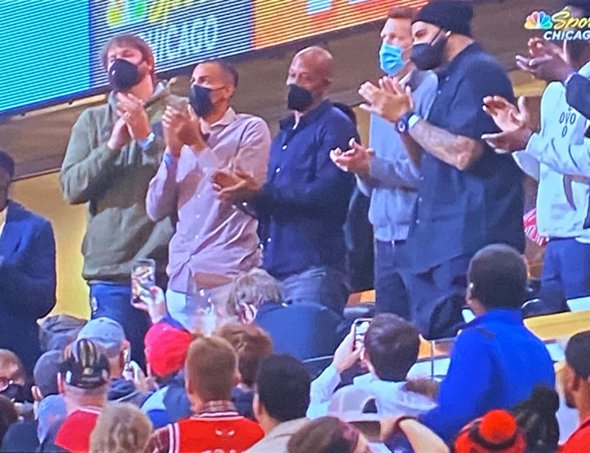 AndyGetBuckets's tweet photo. Great to see Bulls legend Aaron Gray there to support Joakim Noah @BarstoolBigCat https://t.co/YfkYmrb70u