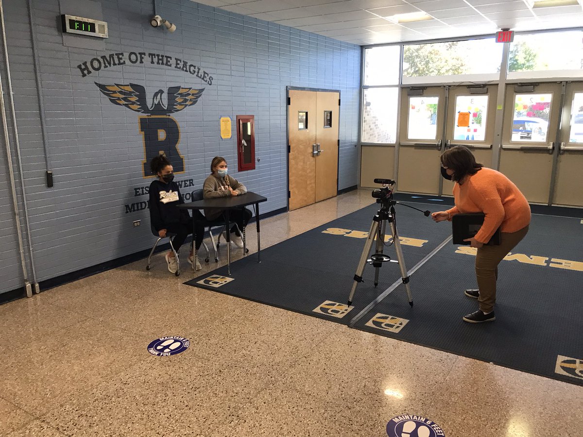 MrGallagherEMS's tweet photo. So awesome to see the LOI teeming with curiosity, creativity and collaboration this week…and to see MPS film crews all around the building. Gotta be careful out there, don’t want to crash their sets! #EMSRocks @classwithmrsb1 https://t.co/4WOenweOSp