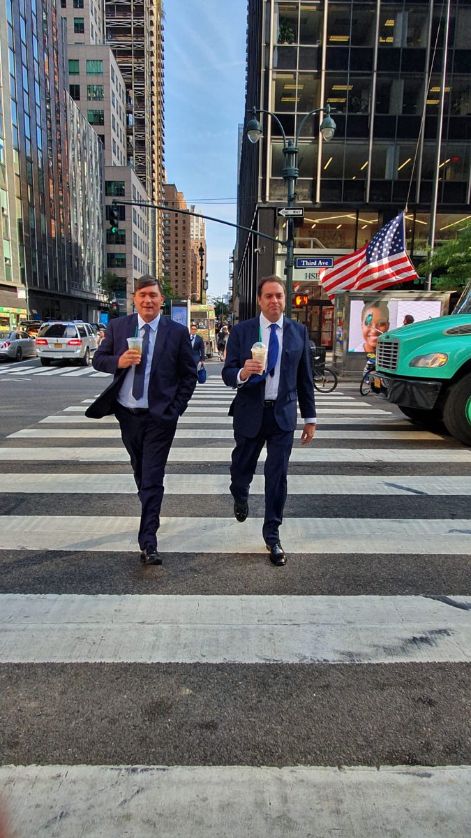 josebertotti's tweet photo. O #TBT é de uma caminhada com @paulocamara40 pelas ruas de Nova York, num intervalo das atividades da #ClimateWeek2019.
Próxima semana, estaremos juntos na #COP26 de Glasgow, apresentando o Plano de Descarbonização de Pernambuco! Acompanhe nas minhas redes, combinado? https://t.co/hWS9ixyVgr