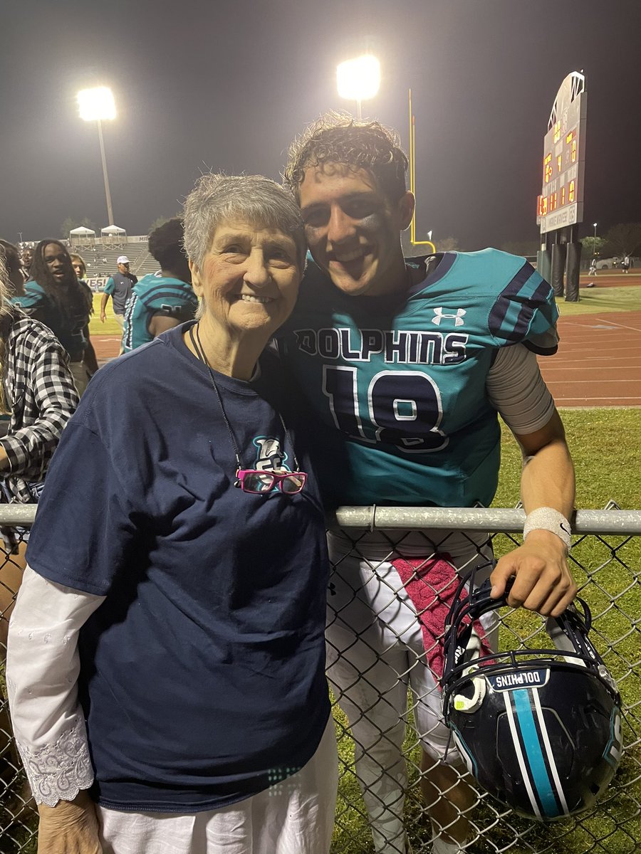 RetAdvisor's tweet photo. It’s Senior week...Thankful for KP’s #1 Fan’s...his Grandparents!❤️ #KP18 @KadenPierce3 https://t.co/Z5NPoZM34V