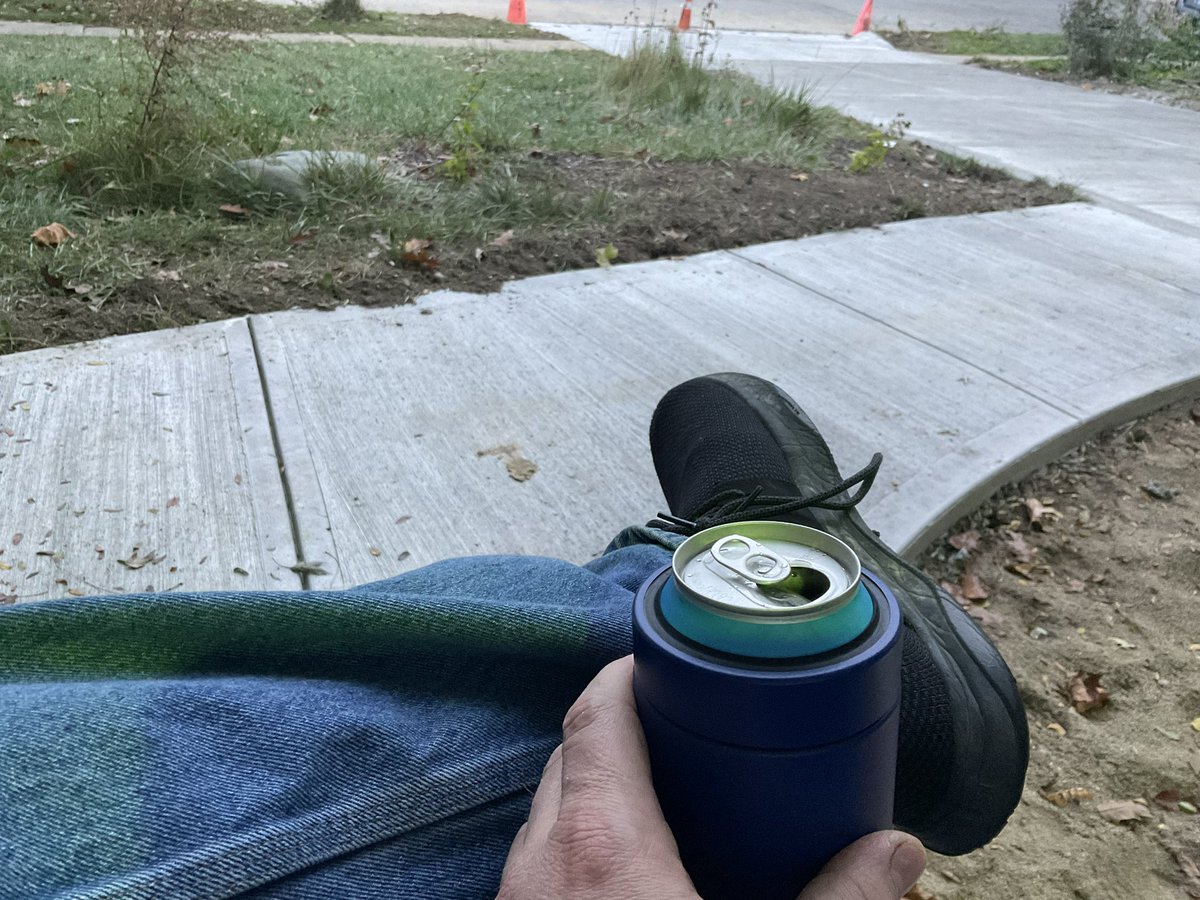 beernut1's tweet photo. Okay because #ColumbusOH is a bit crazy & has to make weekend Halloween’s trick or treat times on a Thursday to avoid football interference I am passing out Candy tonight! Got about 35 visitors awful good evening! #HalloweenRules https://t.co/fWsUY7rsbM