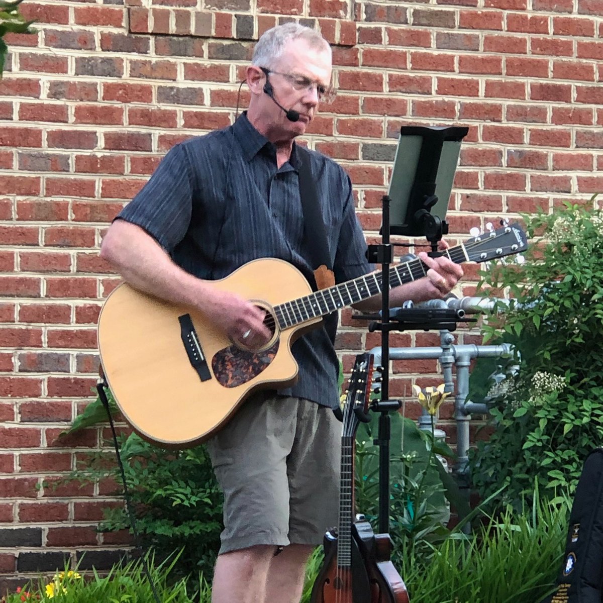 Friday live music at Murdoch's will be provided by Phil Casey! 
Hope to see you here.