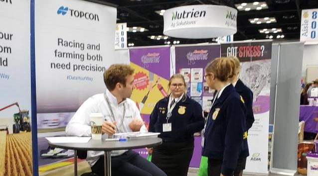 topconag's tweet photo. Students meet our @IndyPro2000 driver @jamesroe10 at the @NationalFFA convention🏎  #FFA21 #FFAAlumni #DataYourWay 
https://t.co/l5zdiYNSMj https://t.co/j0Ts29ePuA