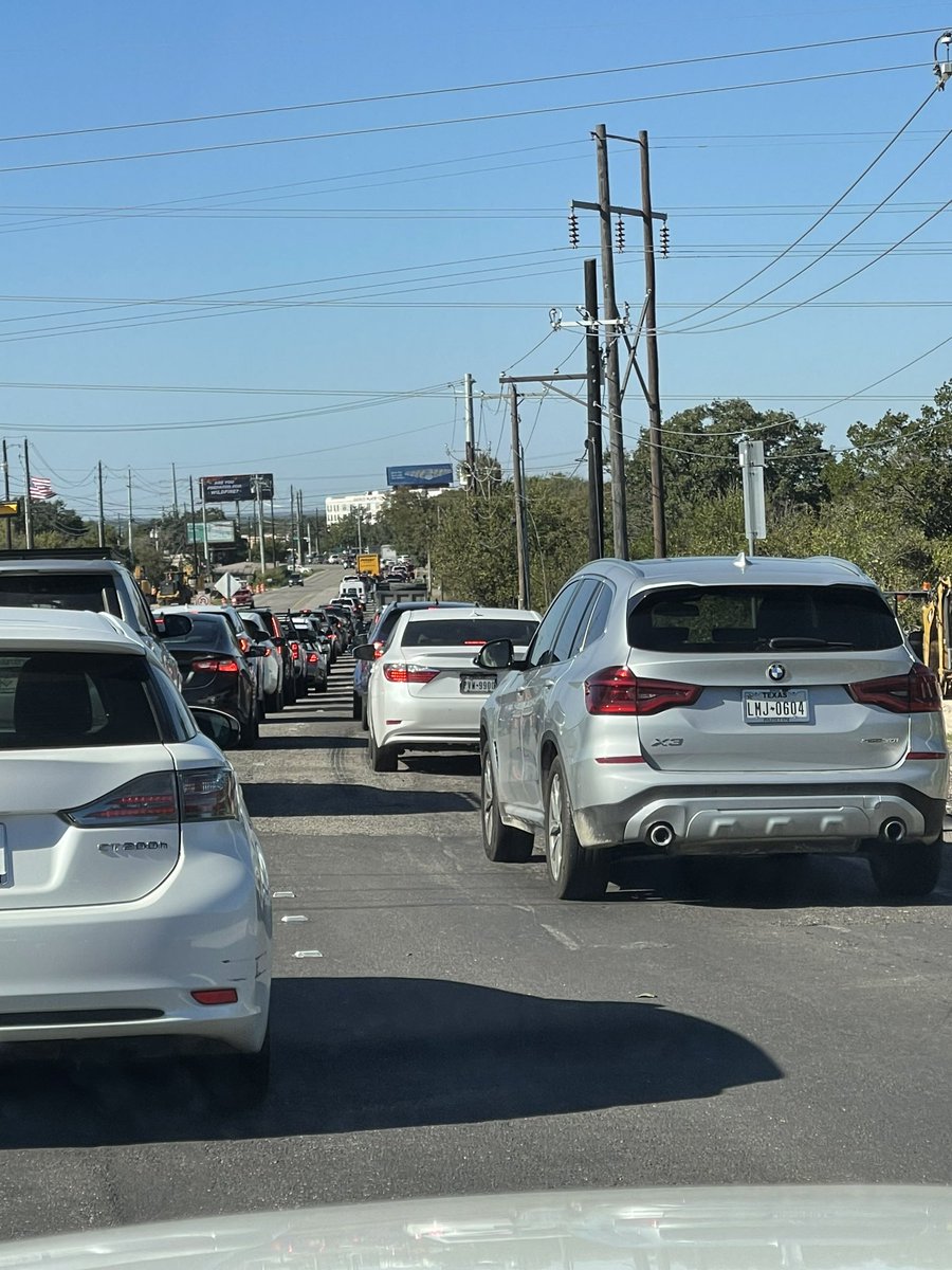 2SaveEmAllYall's tweet photo. @NG_Beto Yeah 30 minutes and still not to the light 🤬 https://t.co/qj16FuOmUq