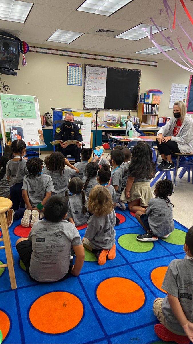 Thank you @WMPD411 for reading Amy Wu and the Patchwork Dragon to our kindergarteners. #ReadfortheRecord #browardreads <a href="/WiltonManorsES/">Wilton Manors ES</a>