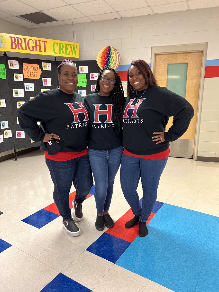 HcmsSecretary's tweet photo. Twin Day at The Crest on the Hill #hillcrestmspats https://t.co/W16tSTArAb