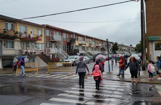 JDvoisins's tweet photo. Pas d'autos devant les écoles d'Ahuntsic-Cartierville?
https://t.co/J8n4krildI
#Ahuntsic #Cartierville #cssdm @cssdemontreal #polmtl #CEUM https://t.co/u0f20LuoeE