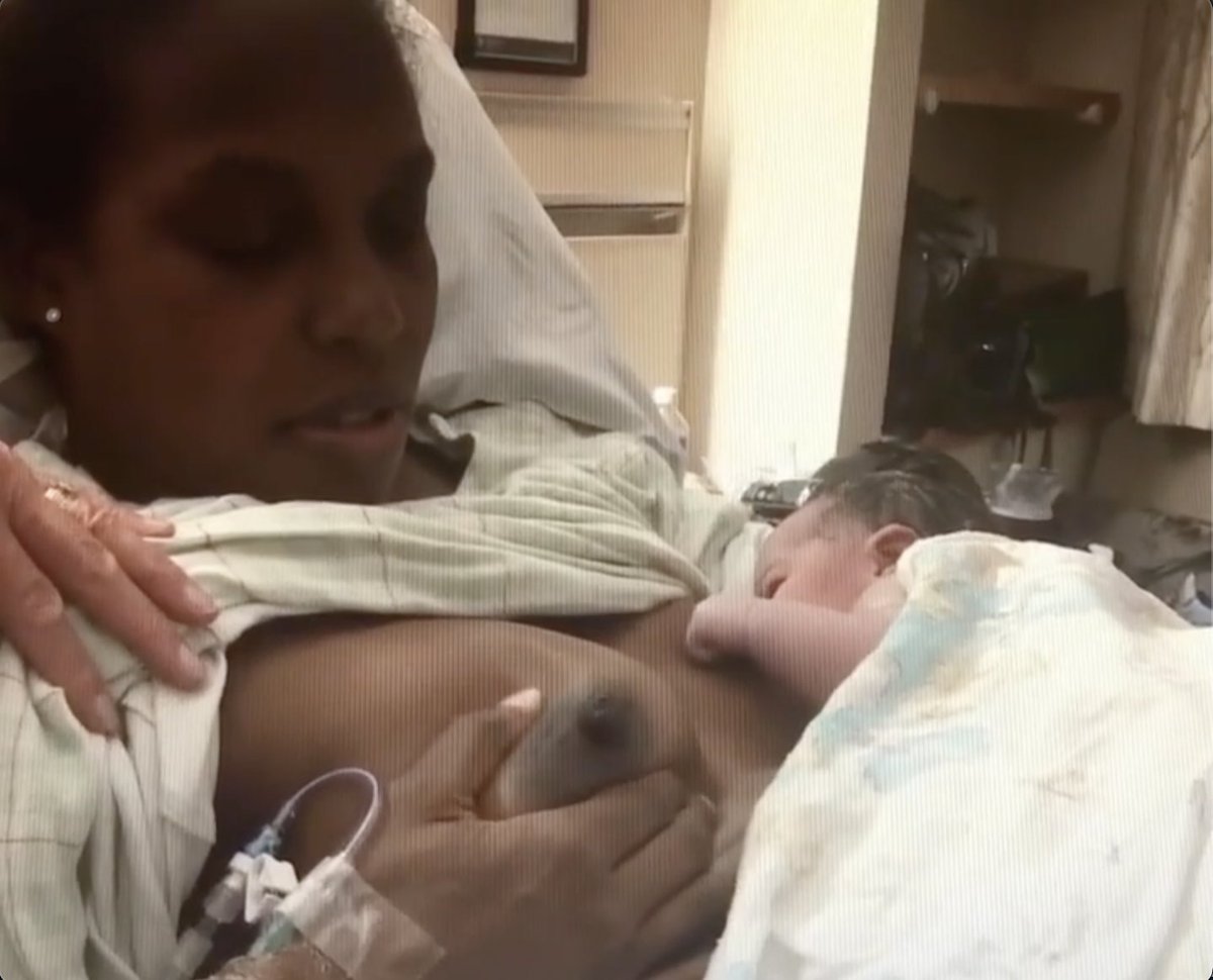 SDBreastfeeding's tweet photo. We cannot highlight how important #handexpression is to any breastfeeding person's journey
Check out https://t.co/U41IpThcUT for great information and video tutorials
#breastmilk #liquidgold #breastfeeding #breastfeedingeducation https://t.co/LETAASLPvG
