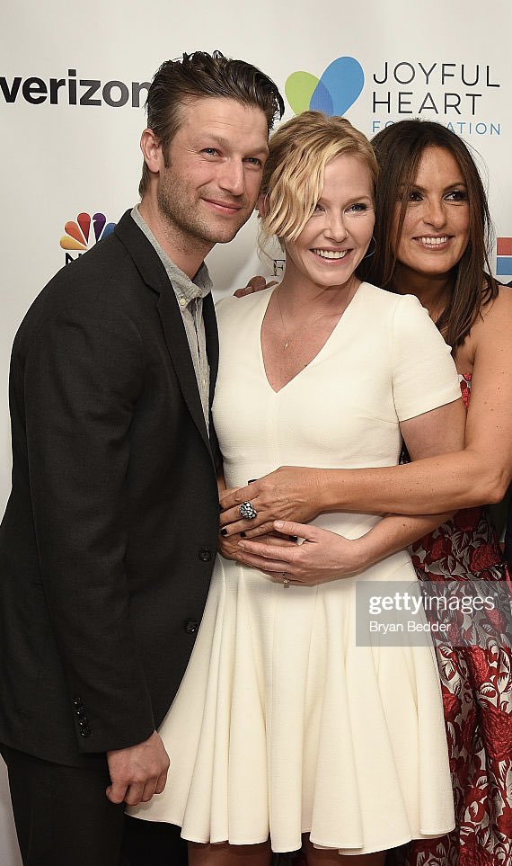 babyshowbizz's tweet photo. listen…rollisi after getting married at the courthouse and liv as their witness 💍😭 https://t.co/TOcK16qwLm