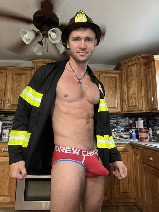 Cum and slide up and down on this Fireman&rsquo;s Pole 🔥😜back online https://t.co/tpfP6DBEEX<a href="/tag/newprofilepic"class="tags"><span>#newprofilepic</span></a>