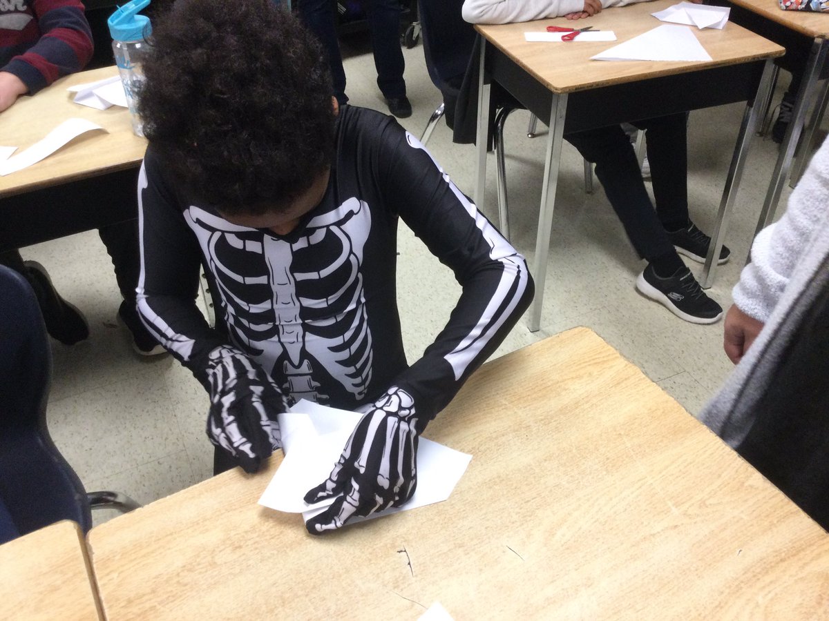 waltonsclass's tweet photo. Here are the origami art projects taught by a student that created a blog & took initiative to lead project from start to finish. Great leadership @WestwoodUGDSB @ugdsb @ugdsbequity @UGExperiential more Ss led lessons coming soon #constuctivismclassroom #ssvoice #engagement https://t.co/qrgRHB1Qze
