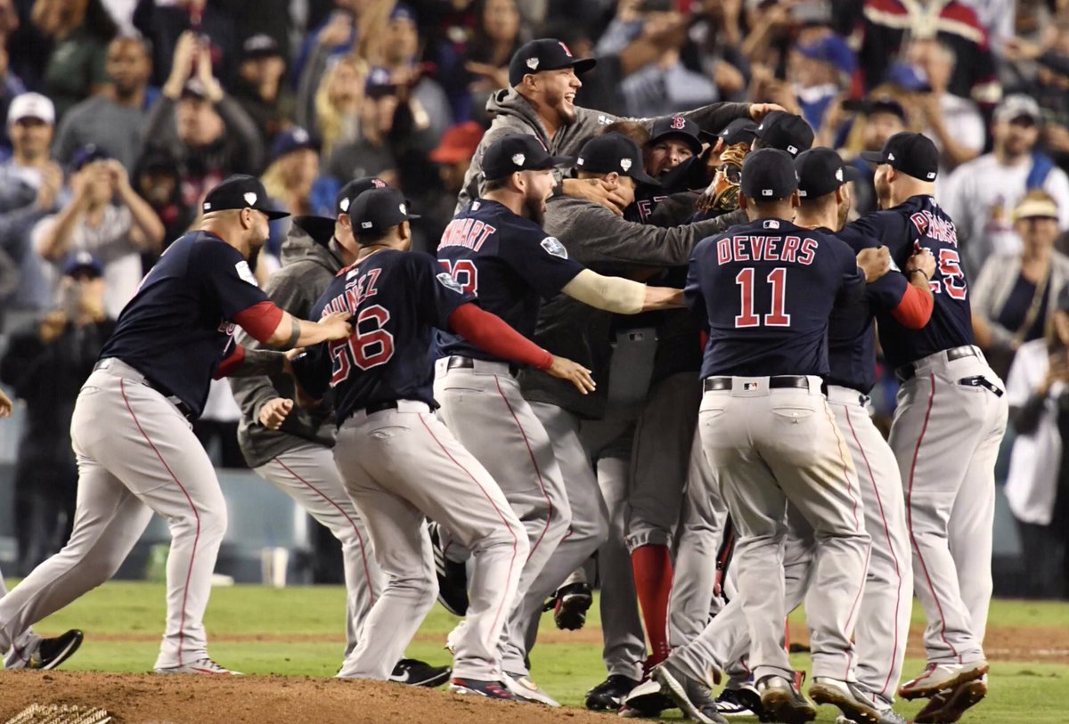 NESN's tweet photo. Happy 2007 &amp; 2018 Anniversary, Red Sox Nation 😍 https://t.co/48ouLUHrcm