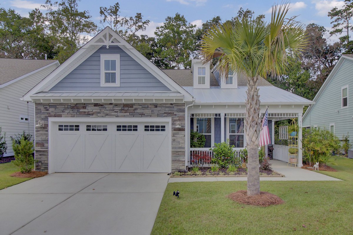 Realtor_CHS's tweet photo. Want to live in The Ponds in Summerville, SC? Here is your chance! #summervillesc #theponds #houseforsale #summervillehomes #summervillerealestate #trudysellscharleston #realtorbydesign #charlestonarearealtor https://t.co/7NiIJHrAPQ
