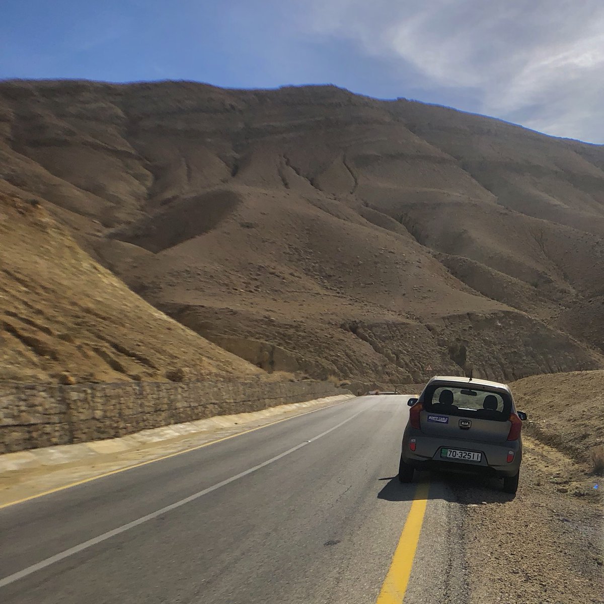 camkheir's tweet photo. Ceux qui voyagent solo, c’était quoi votre premier voyage ? J’ai fait le tour de la Jordanie en Kia Picanto et avec des jordaniens qui m’ont invité à manger chez eux tous les jours 😭💕 https://t.co/cDdBCB3LSP