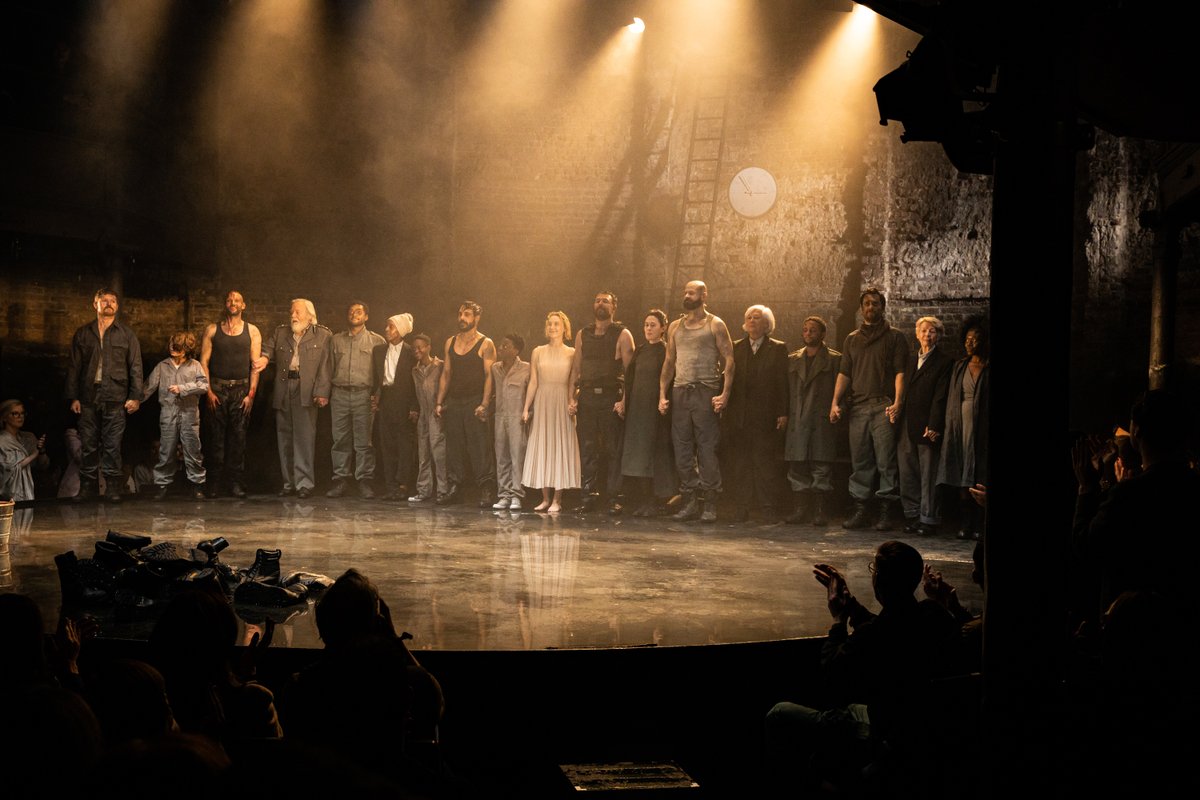 Massive thanks to everyone who tuned in to watch Macbeth with us tonight 🥰