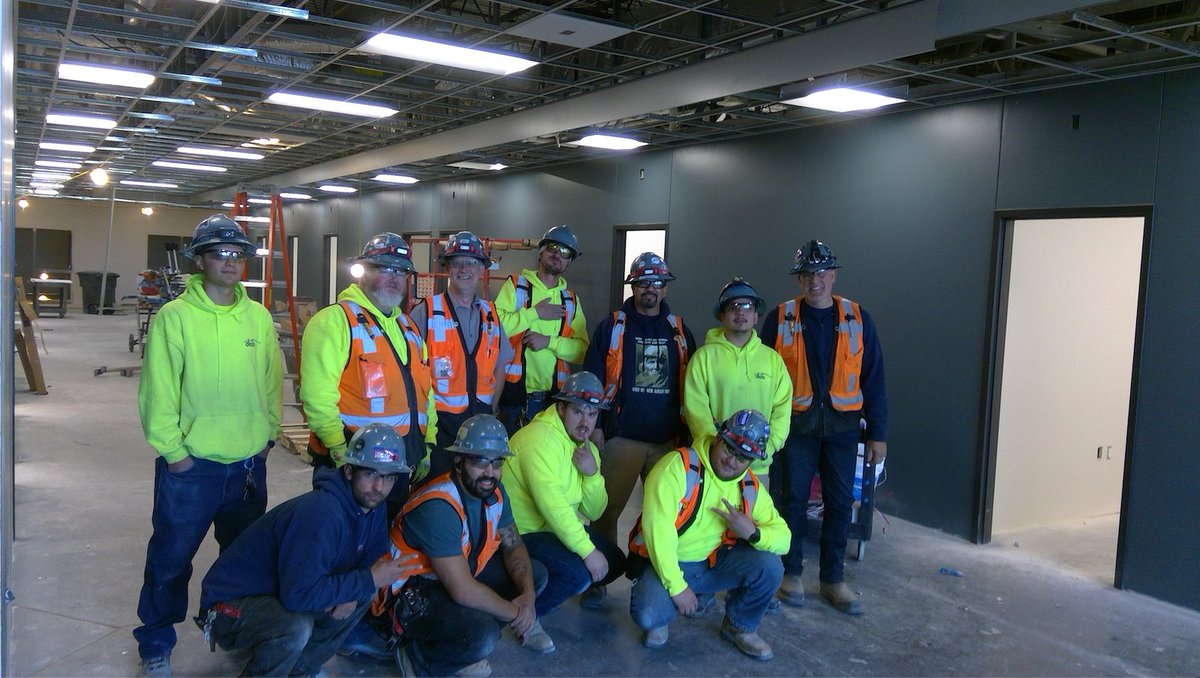 PiperElectric's tweet photo. These guys have been rocking it at our VA Loveland job! Way to be an example of the Piper name. 

#PowerPerformanceTeam #PiperCrew #VALoveland #ElectricalContractors #PiperElectric https://t.co/SLbAUXK5ol