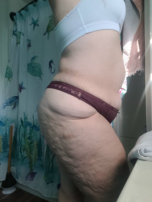 My trainer is helping me lift my ass back up. Still juicy as can be. https://t.co/ug3somArf4<a href="/tag/mvsales"class="tags"><span>#mvsales</span></a>