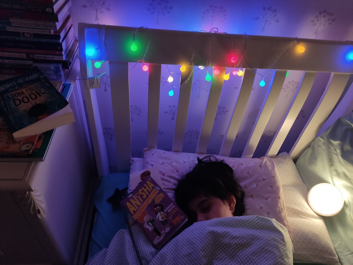 MBearish's tweet photo. @SerenaKPatel Go to sleep child! #sneakyreading #sleepswithawand https://t.co/fwqPXiZDWX