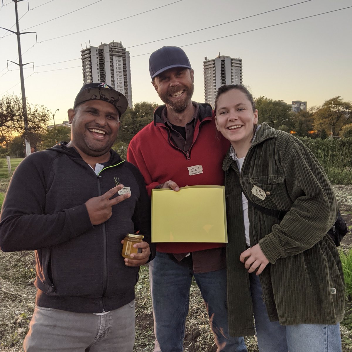 FoodShareTO's tweet photo. Yesterday @FlemoFarm staff, farmers, volunteers &amp; community came together to celebrate the end of the growing season. We thanked volunteers for their hard work + ate delicious food made by community members using farm ingredients. Can’t wait to see what’s in store for next year! https://t.co/ynd2NUpwqd
