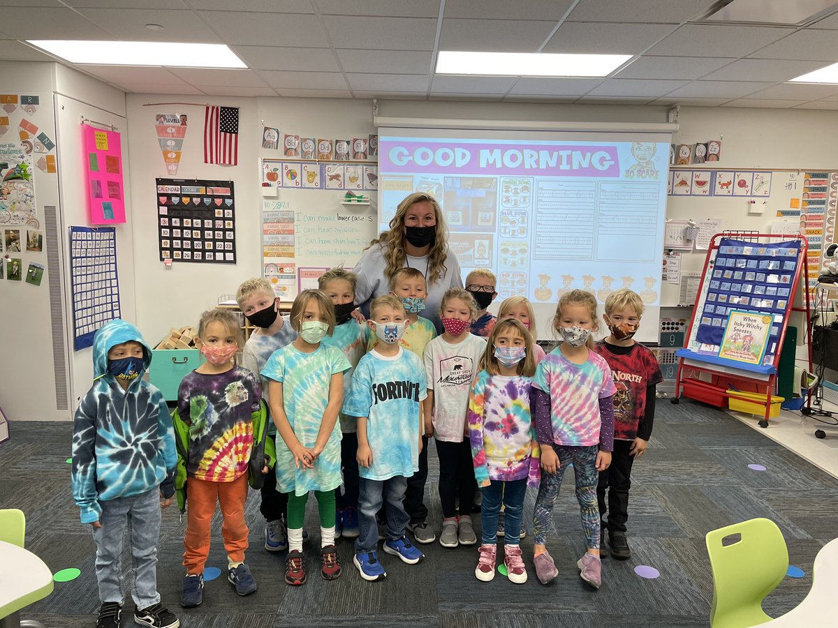 Tie-dye day with my favorite littles!! #holmes #springlake #iteachk