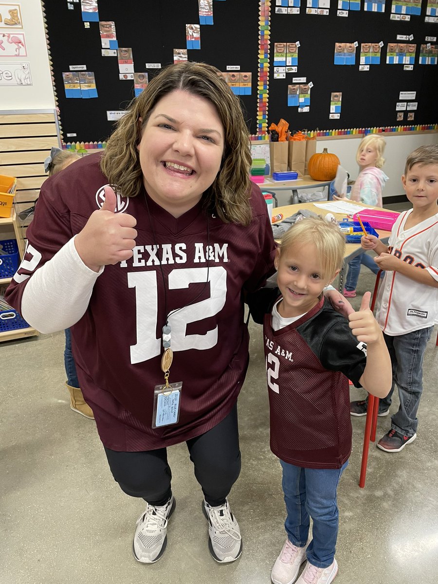 HerffES's tweet photo. Today we “Teamed up against drugs and unhealthy choices!” We loved having some @SamChampionHS football players in their jerseys join us too! #herffhawks #dreamworkshine #redribbonweek2021 https://t.co/H9Nj2gth3K