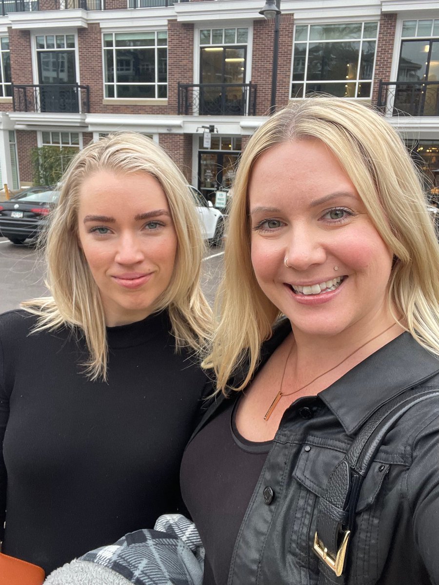 WarPaintMakeup's tweet photo. #ArtisanSeries - Out for coffee with WPI Beauty 🖤
Jessica Mae & Laura DuVall
#warpaintbeauty #outonthetown #minneapolis #minnesota #minnesotagirls #makeupartists #makeupartistsworldwide #twincitiesbeauty #jessicamae #womenwhowork https://t.co/CJt32dBqPA