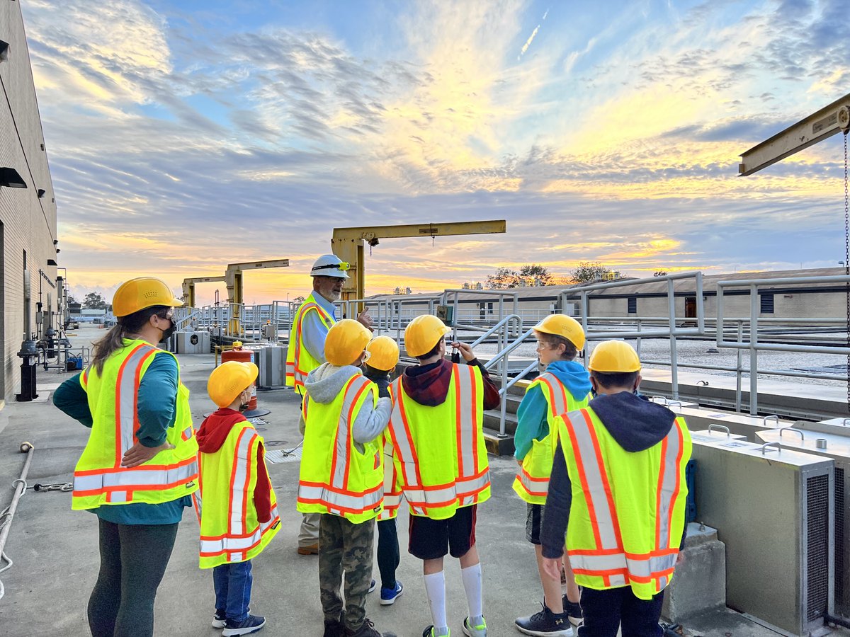 VeoliaWaterLI's tweet photo. This week SUEZ LI hosted our first  (COVID safe!) in person tours in nearly two years. Monday, Cub Scout Troop 50 from Long Beach visited the South Shore Water Reclamation Facility and Wednesday, students from Oceanside HS AP Enviro Sci classes paid us a visit! https://t.co/6rFbXjGaF4