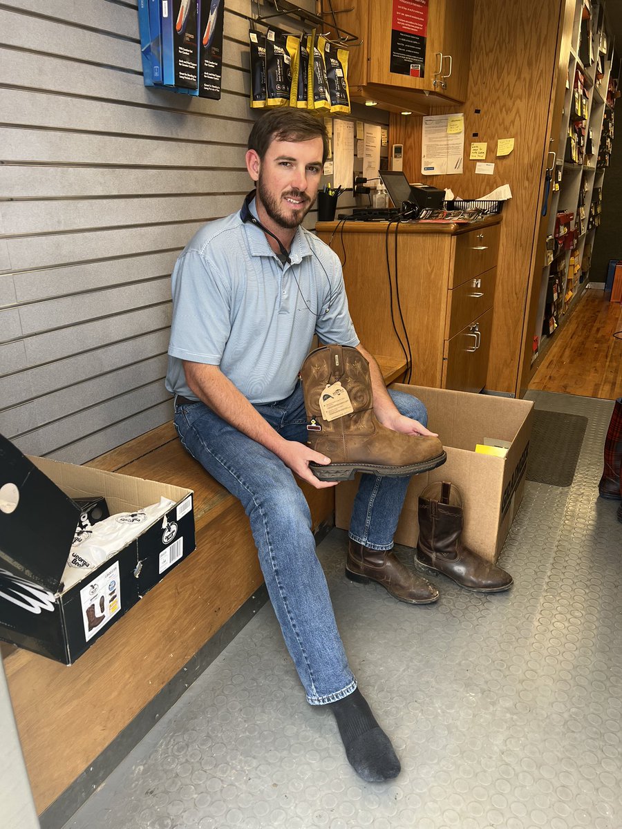 GoodgameCompany's tweet photo. Today @grainger brought the boot truck by. Every employee got a fee pair of boots. We appreciate what all our employees have done this year. #webuildrelationahips. https://t.co/KvyISlgJJS