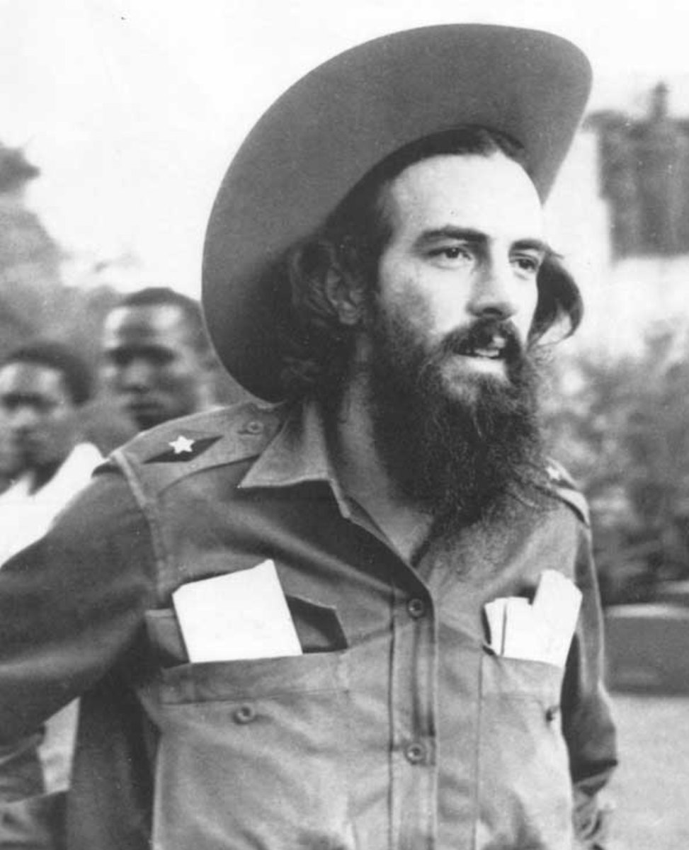 BuenasNietzsche's tweet photo. Hilo serio sobre la muerte de Camilo Cienfuegos https://t.co/rUjcp3KIKO