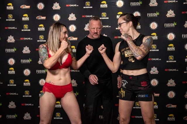 bkfcsweetheart's tweet photo. I weigh in like this because I'm not afraid to be in a war and come out like the last 2 images. This "ring girl" ain't afraid to throwdown. β€β€
@bareknucklefc
@suckerpunchent
@bryanhamper
@chadlasley
#teamsweetheart #TeamCharisa #bkfcsweetheart #warriorspirit #warrior https://t.co/DPr3ys10YT