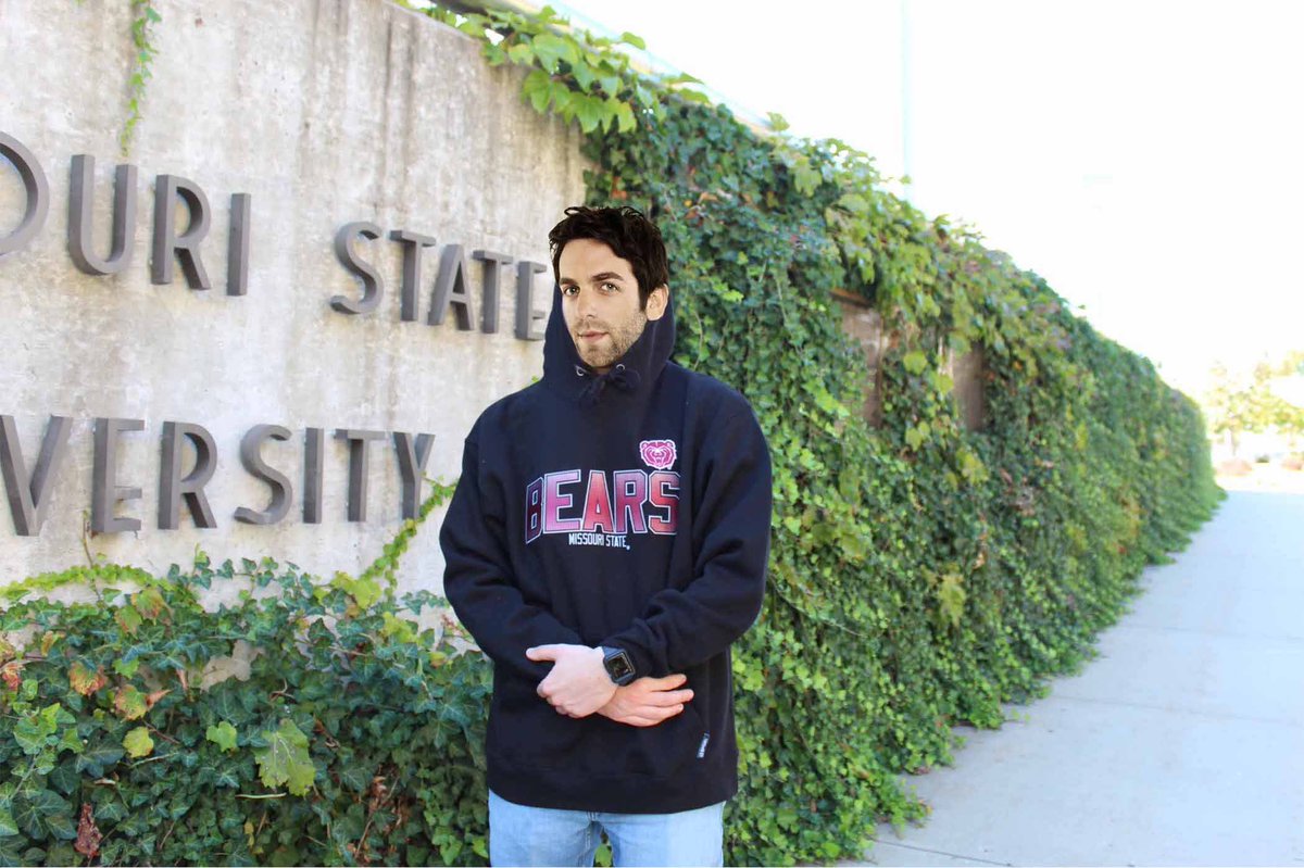 MoStateBkstore's tweet photo. It's getting chilly out there Bears! Stay warm in BearWear 🐻

Shop hoodies, crews, and rainy weather gear in-store &amp; online at https://t.co/VYbxeS53b3 https://t.co/nJXiWtg1Ay