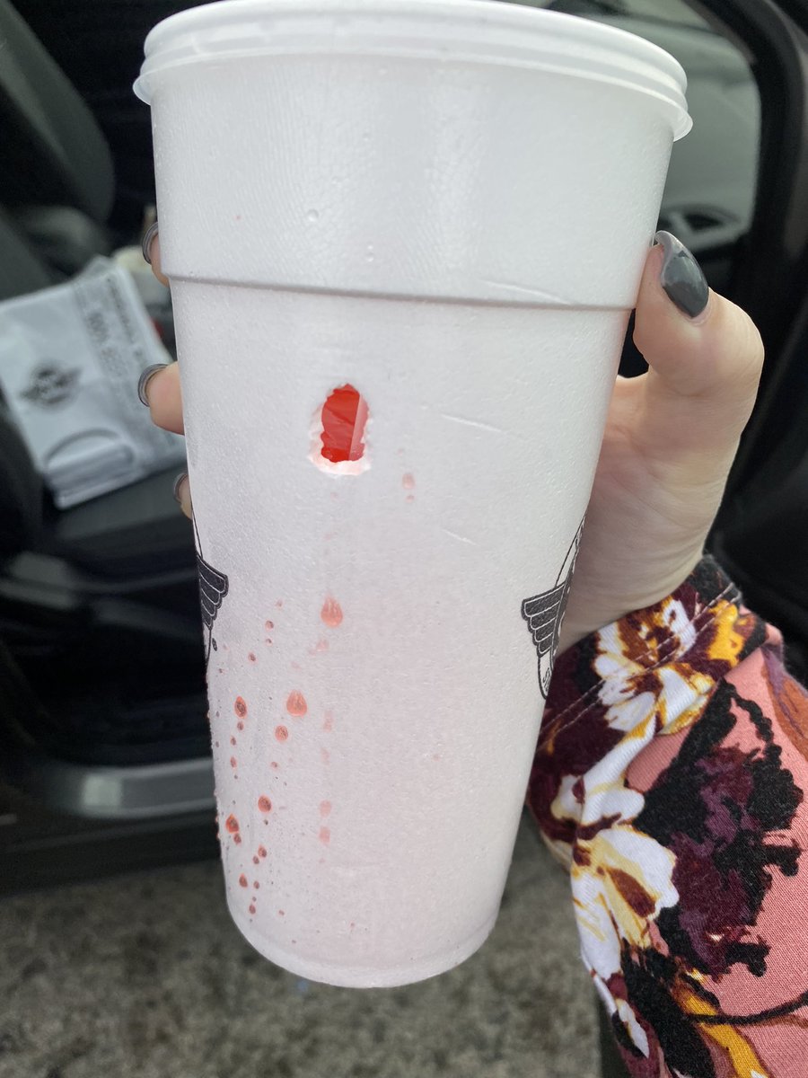 madi1604's tweet photo. @SteaknShake what is happening at your stores? https://t.co/cwnL2CDmg7