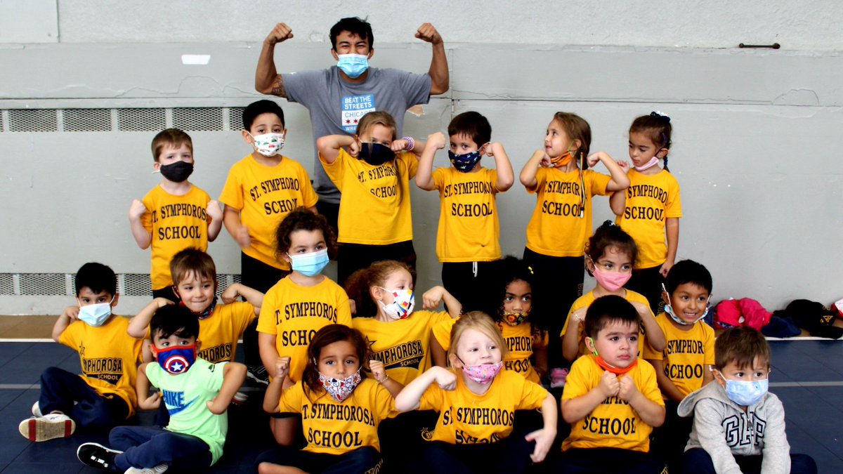 BTSCHICAGO1's tweet photo. Coach Bobby brought some grappling moves to St Symphorosa earlier this month. #futurehammers
#wrestling #outreach #chicago #PEtakeover https://t.co/icAyAfd8j8
