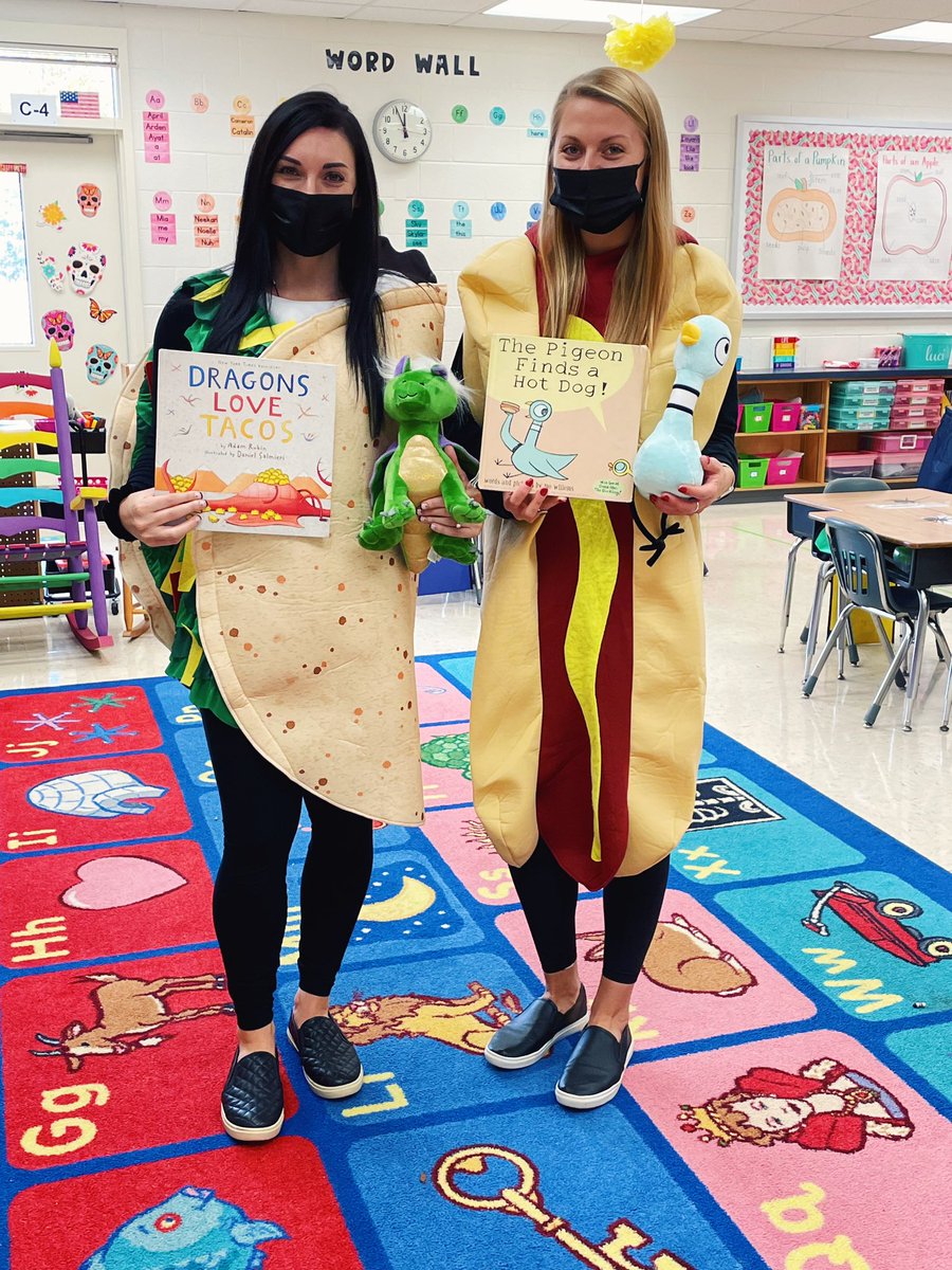 MissLuciB's tweet photo. So, you see …. this pigeon finds a hot dog 🌭 Had the craziest (and most fun day) celebrating all things fall ♥️ #spottedatLOW https://t.co/Ty9E9bfv5z