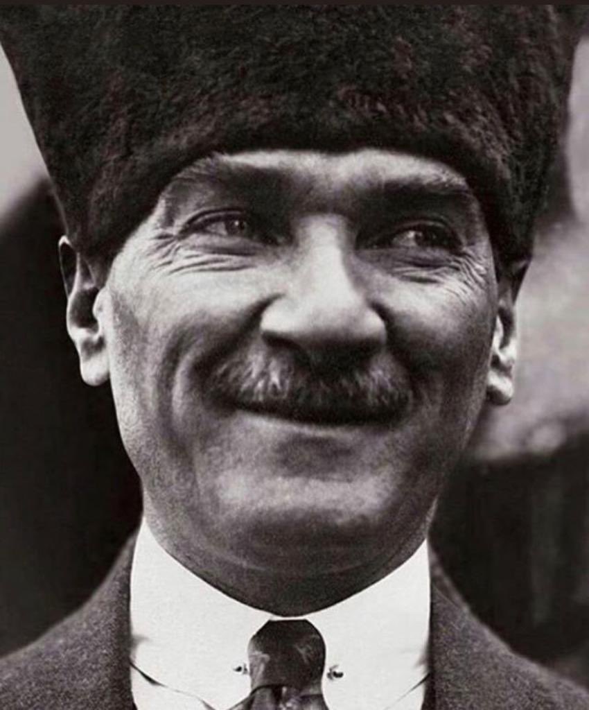 Mrt_Ongunnn's tweet photo. 98. yaşında Cumhuriyet’in ebedi liderine şükranlarımızla. https://t.co/sFJV69Mx5L