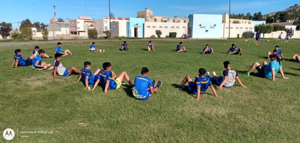 Belgranodesquel's tweet photo. LLEGARON!
Hace momentos la delegación del Club Belgrano arribó a la Ciudad de Comodoro Rivadavia. "Todos bien" dijo el responsable del grupo Jonathan San Martín.
@srgesquel @Maxi_Fernandez_ @RED43info @eqsnotas https://t.co/fcbPfWBQFy