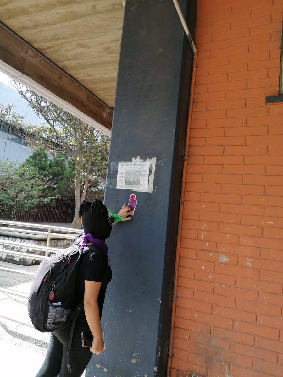BienalResiste's tweet photo. 🔥Oficina de Posproducción🔥
Colectiva Campaña Negra
En las universidades nos violentan sexualmente. 
Nos callan, nos cuestionan estar, nos ridiculizan por hablar.
Nos relegan, nos niegan. 
#LaBeR2021 #Acoso #ViolenciaMachista #Universidades https://t.co/ScumdLkG4N