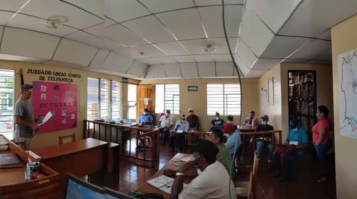 El Dr. Frank Joel Pérez, Juez Local Unico de Telpaneca, Madriz. Realizó III capacitación a Facilitadores Judiciales, impartiéndoles el tema de "Alfabetización Jurídica", y con la presencia del MINED y Policía Nacional #UnidadParaLaProsperidad #TodosJuntosVamosAdelante #TE21