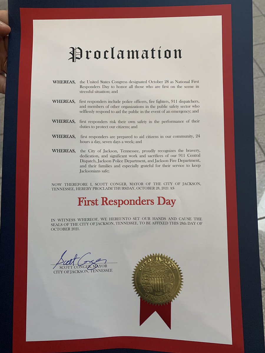 CityofJacksonTN's tweet image. Today, @MayorConger presented a #NationalFirstRespondersDay proclamation to our #JacksonTN Central Dispatch, @JacksonTNPolice and @JacksonTNFire. Thank you for your service to our citizens!