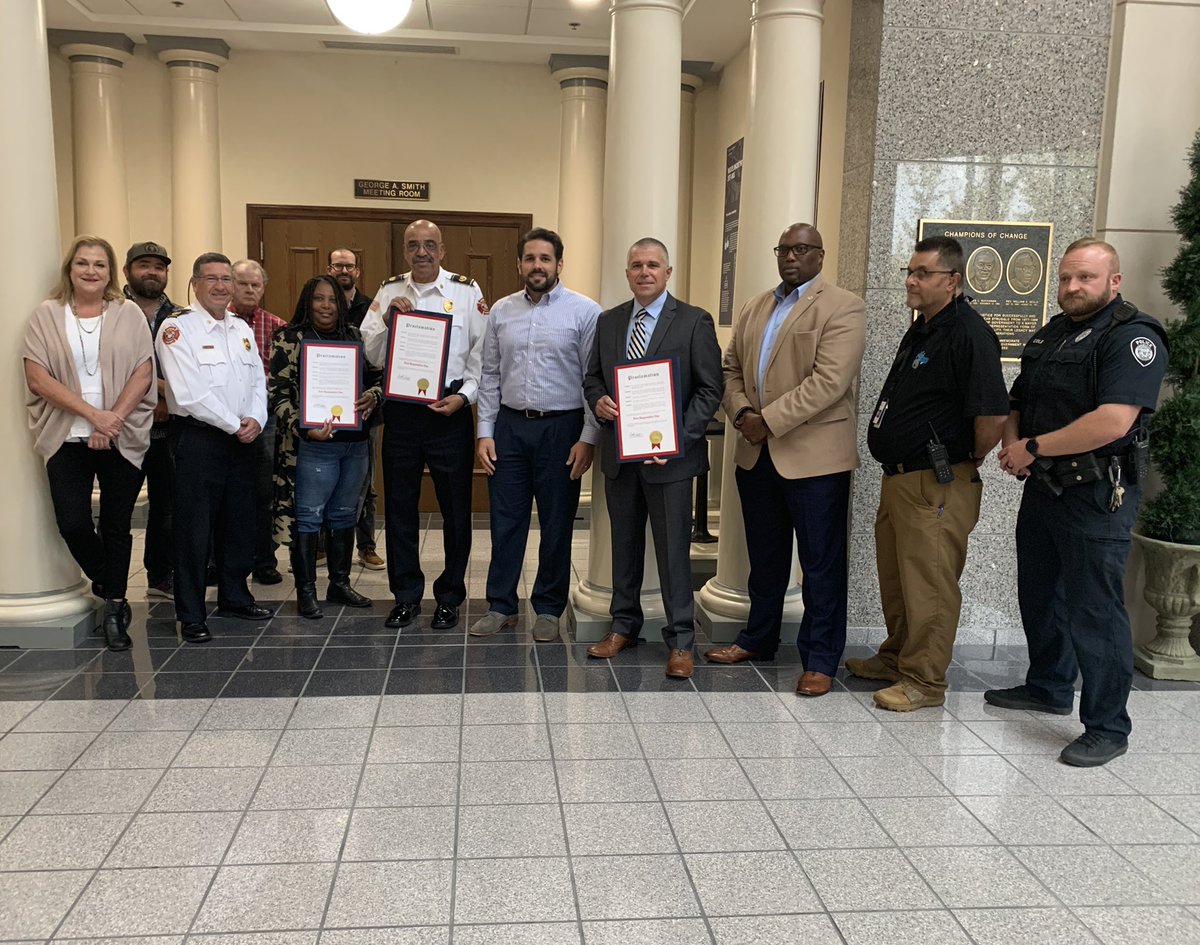 Today, @MayorConger presented a #NationalFirstRespondersDay proclamation to our #JacksonTN Central Dispatch, @JacksonTNPolice and @JacksonTNFire. Thank you for your service to our citizens!