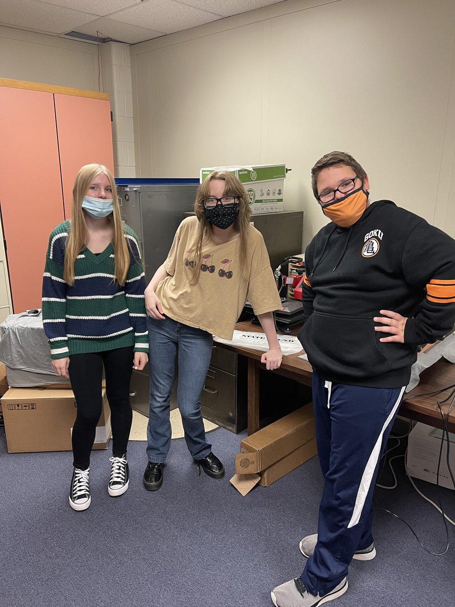 wetzelcs's tweet photo. Mrs. Hale’s Simulated Workplace students at Magnolia High School making t-shirts for the Cross Country Team headed for state. #simulatedworkplace #learning #business #Wetzelcs https://t.co/mKfsHv6vry