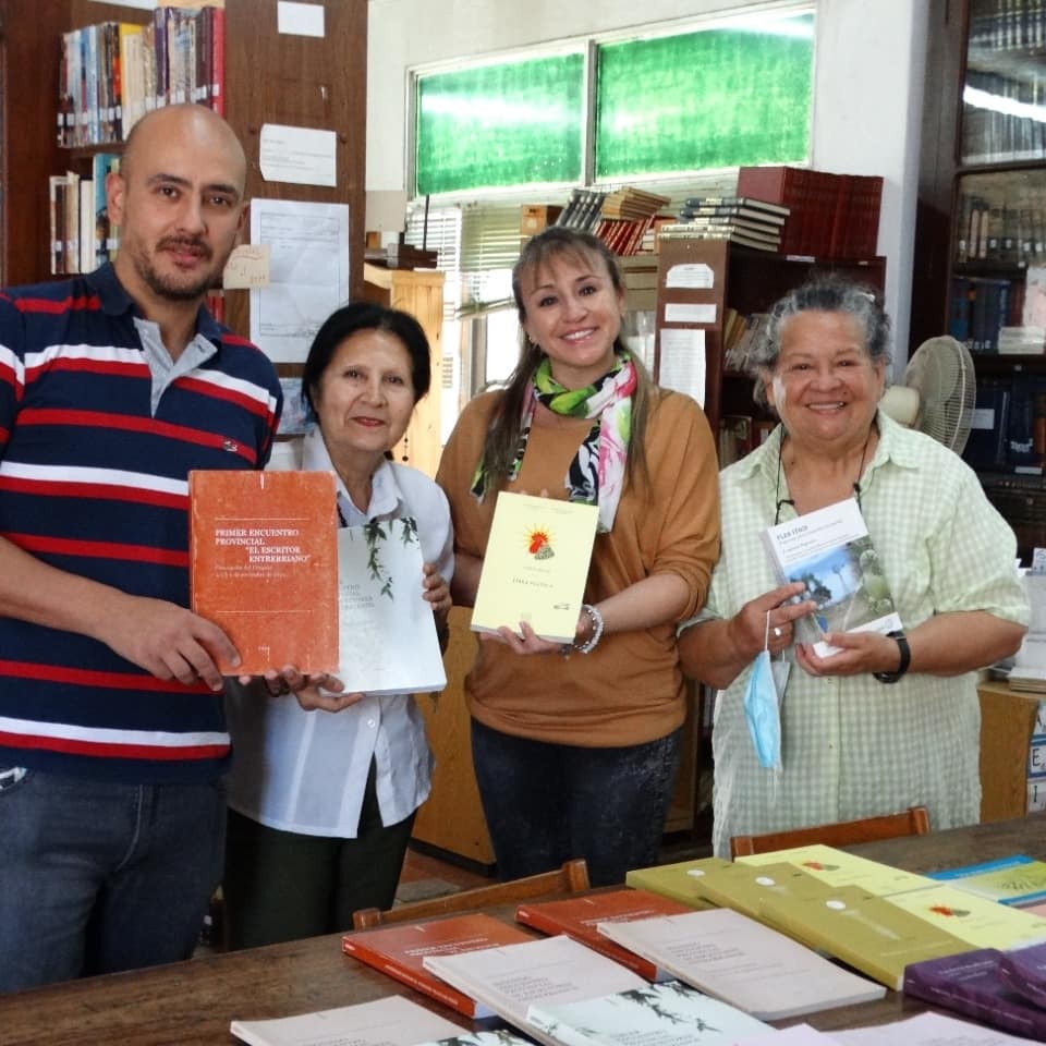 EDUNER - Libros para conocer tweet media