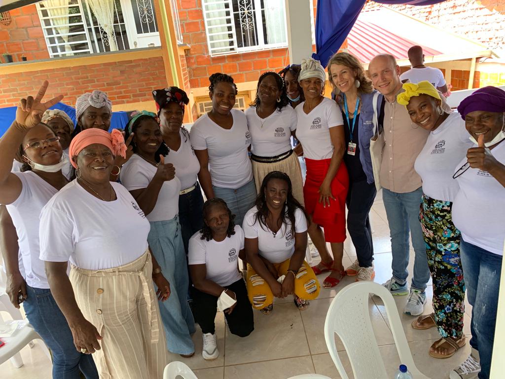 <a href="/ASOM_NorteCauca/">ASOM</a> <a href="/ONUMujeresCol/">ONUMujeresCol</a> <a href="/DefensoriaCol/">Defensoría del Pueblo</a> Noruega respalda y acompaña las mujeres lideresas y defensoras del Norte del Cauca y de la Costa Pacífica caucana ¡Muchas gracias por recibirnos! #ProDefensoras #DefendamosLaVida