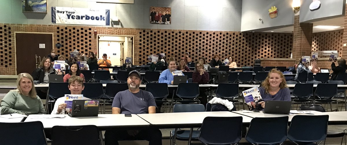 INvestEdIndiana's tweet photo. A fun evening at North Harrison HS filing #FAFSAs &amp; talking #FinancialAid for education! #LessDebt https://t.co/H1oIK3YPgR
