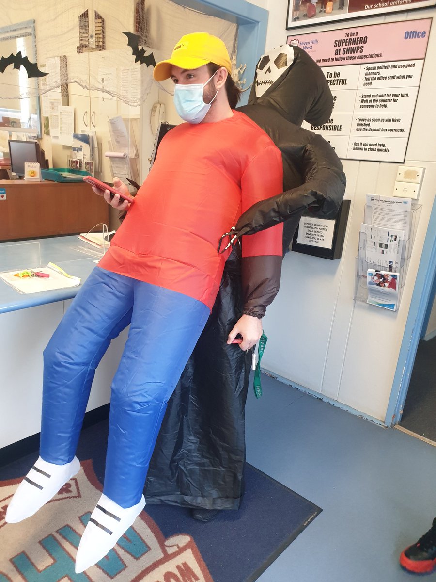 This is the best Halloween outfit I have ever seen. Thank you Mr Nunan!!!