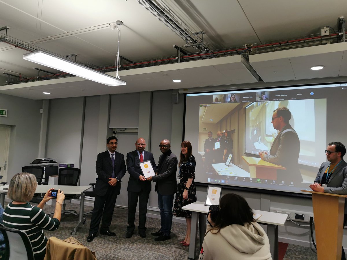 cuulkandy's tweet image. Accepting the Global Changemaker Awards 2021 #uniofbradford#uobjusticesoc
