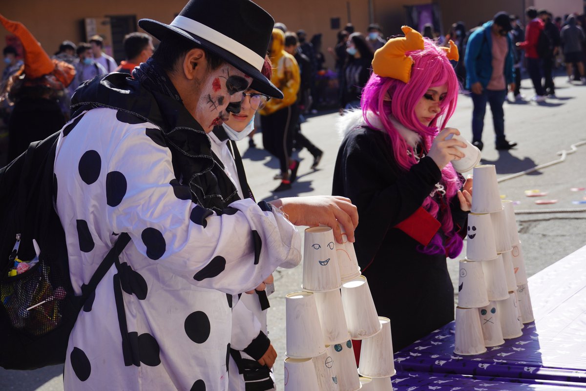 MercedUHSD's tweet photo. Yosemite High held a Halloween Carnival this afternoon and we don't know who had more fun, students or staff! #WeAreMUHSD https://t.co/GanfrgCgz0